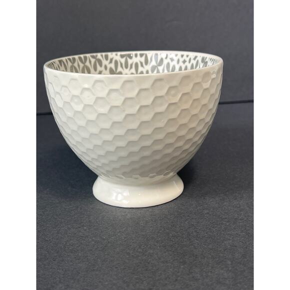Embossed Mug White Gray Geometric Pattern Inside Honeycomb Footed Coffee Cup - Picture 6 of 9